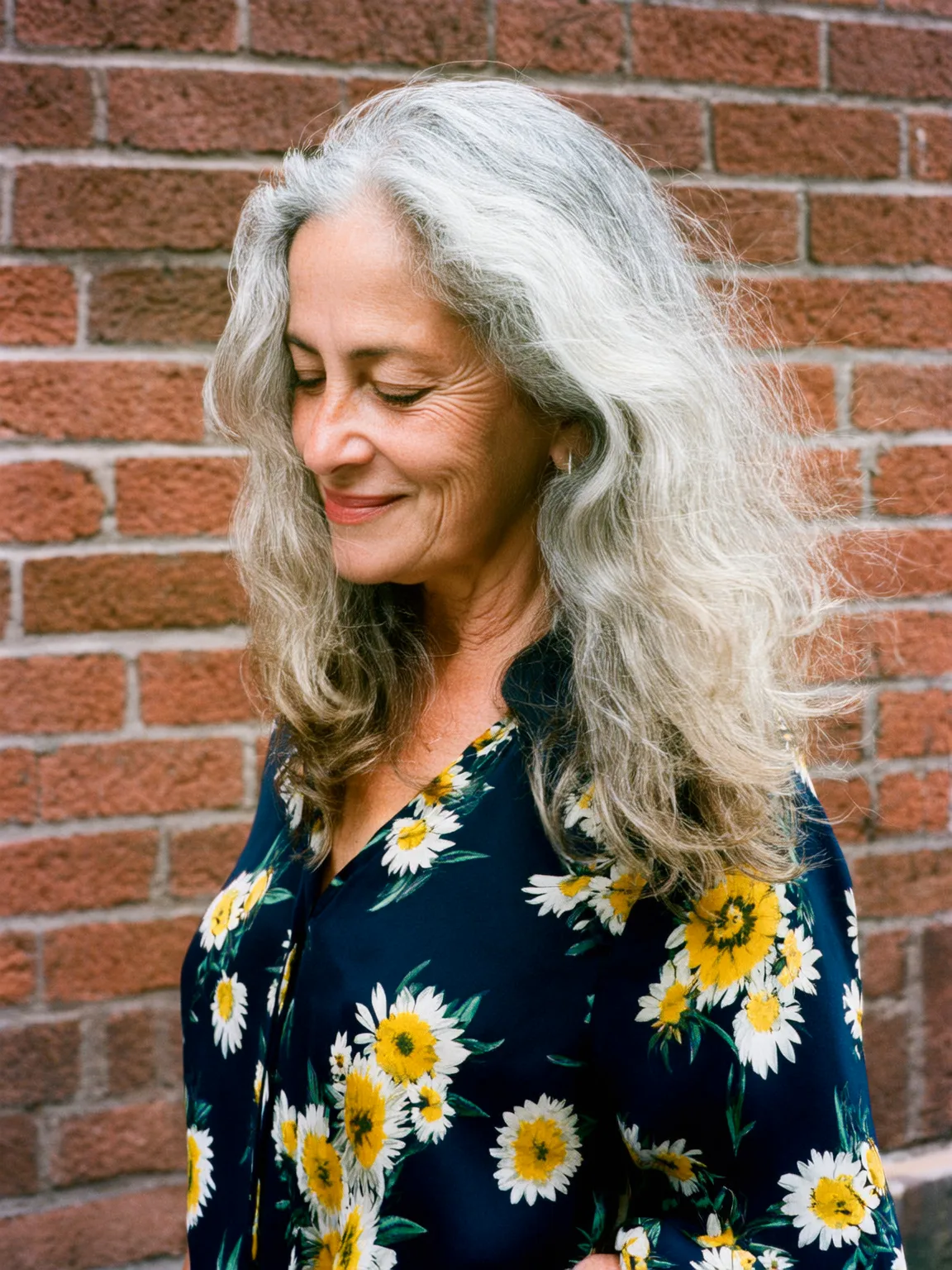 Long Silver Frost Wavy Layers with Medium Volume